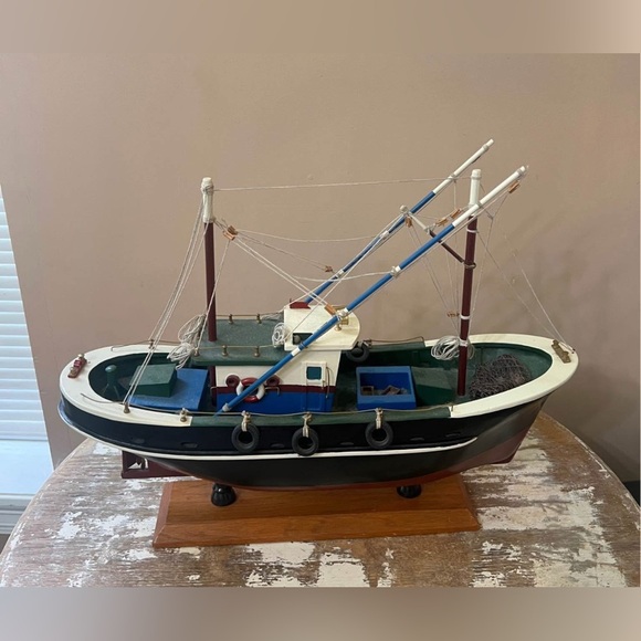 FINAL PRICE Collectible Fishing / Shrimp Boat - Picture 3 of 5